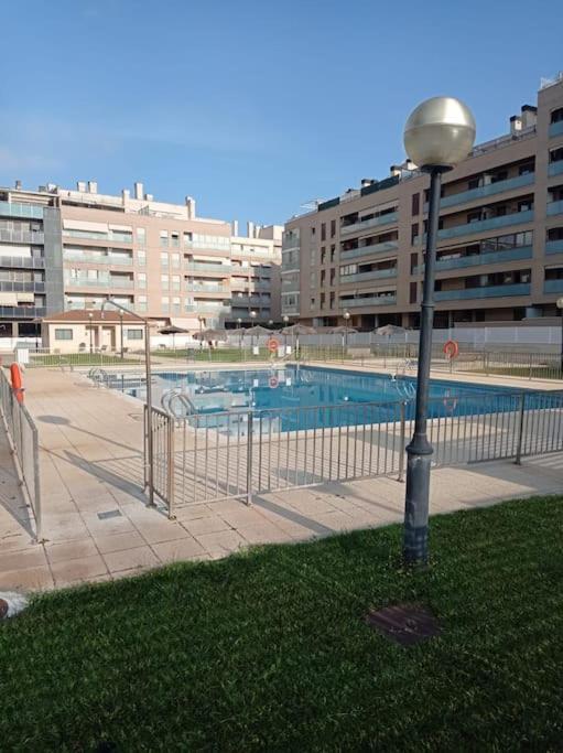 Appartamento Acogedor Apartamento Con Piscina Y Garaje Huesca Esterno foto